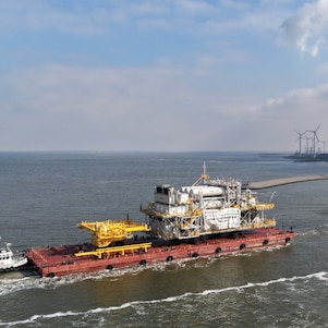 Arrival of the BaseLoad Power Hub in Eemshaven harbour, 27 September 2025 (Photo: MatZwart Photography)