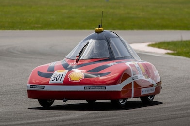 De Dannebrog (Deense vlag) is niet te missen op dit voertuig van de Technische Universiteit van Denemarken (Foto: Marcel Burger)