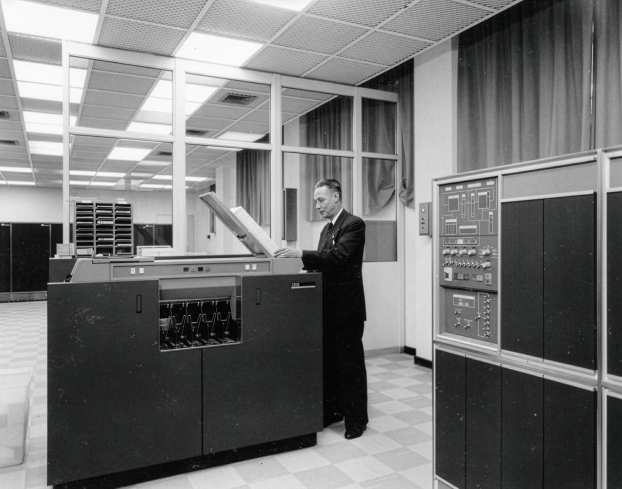 Het neusje van de zalm in IT bij Shell in Den Haag, begin jaren 60 (Foto: Shell Heritage & Historical Archive)