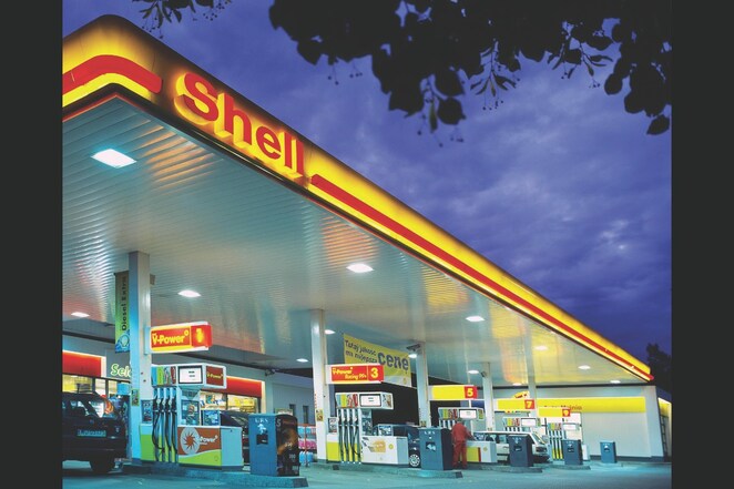 Historical photo of a Shell petrol station in Poland, taken between 2005 and 2009 (Photo: Shell Polska)