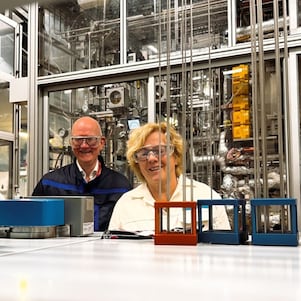 From left to right: Robin Krom (Team Lead Reactor Operations), Steven Olivier (Managing Director Avantium R&D Solutions), Elise Nowee (Vice President Shell Catalysts & Technologies), Ed Schouten (General Manager Catalyst Technology at Shell) (Photo: Jiri Büller)