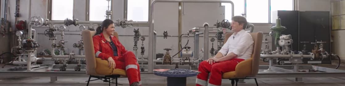 Stilstaand beel van de video waarin Frans en Alesshya met elkaar in gesprek gaan (Beeld: Doorpakkers)