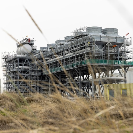 Holland Hydrogen 1 under construction, April 2026 (Photo: Christian Kalse)