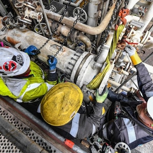 Maintenance of a major installation of Shell Chemicals Park Moerdijk, April 2026 (Photo: Ernst Bode)
