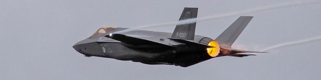 Een Nederlandse F-35 kort na opstijgen van vliegbasis Volkel (Foto: Marcel Burger)