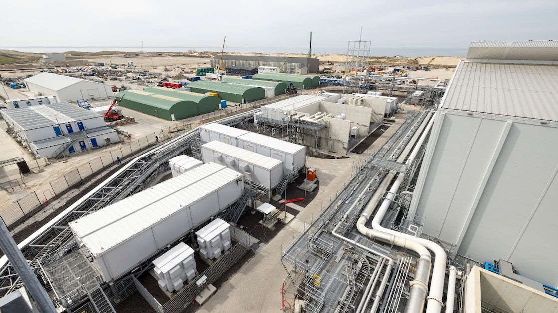 Hoe installaties en elektronica samenwerken bij Holland Hydrogen 1 is een taak voor elektrotechnische ingenieurs (Foto: Christian Kalse)