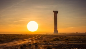 Impressie van een zonnetoren (Beeld AI-gegenereerd met Adobe Firefly)