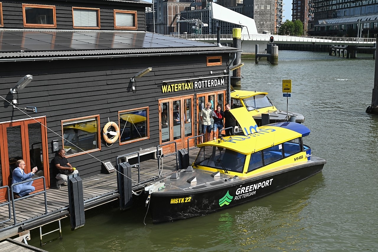 Waterstofwatertaxi in augustus 2022