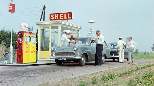 Het Shell-station Van Tright Geervliet, circa 1960