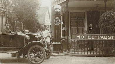 Eerste brandstofpomp in Nederland