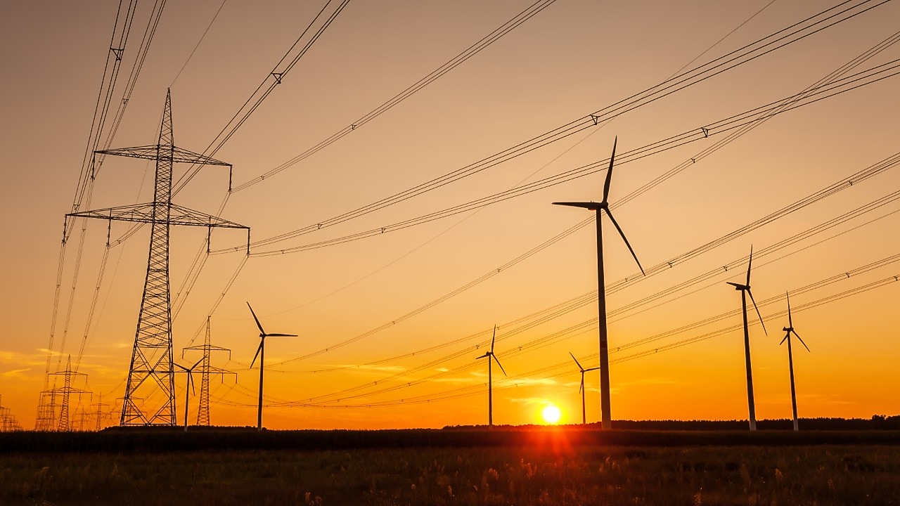 Hoogspanningsleidingen en windturbines