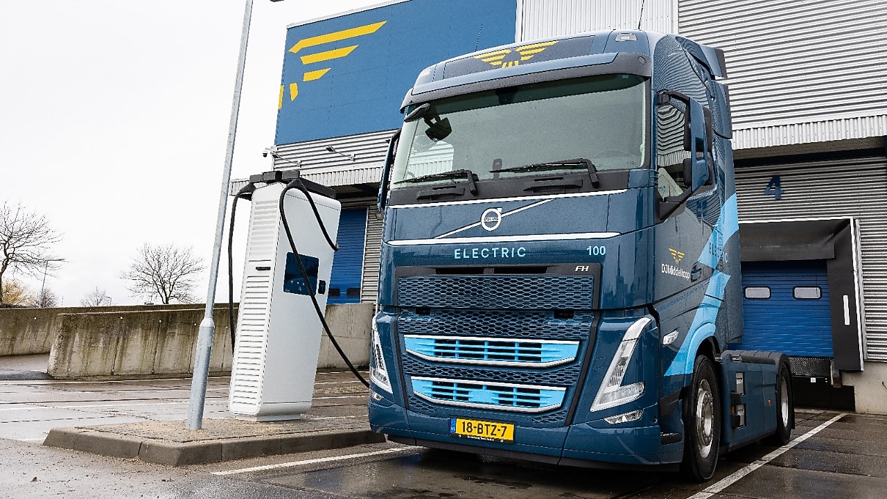 De e-truck van DJMiddelkoop