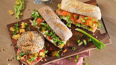 Verse broodjes voor de lunch, Shell tankstation.