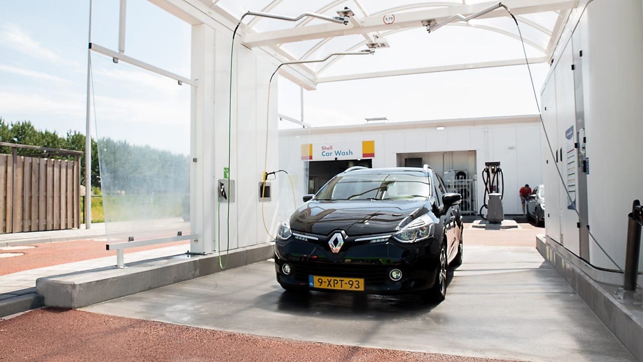 Auto zelf wassen in Shell-Wasbox